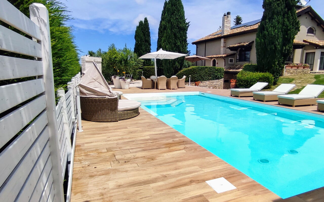 Villa Tagliaferri: Exteriör, slå samman, Sommar