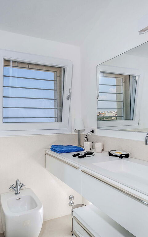 Villa Capo Passero: Badrum