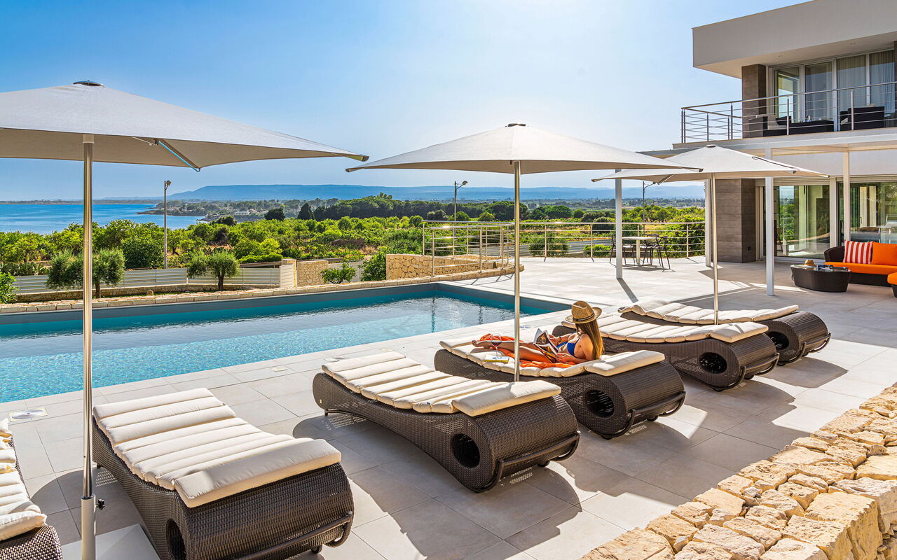 Villa Anna Plemmirio: Exteriör, slå samman, Utomhus