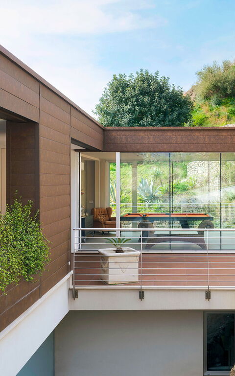 Baya Bella: Andra rummet, Välfärd