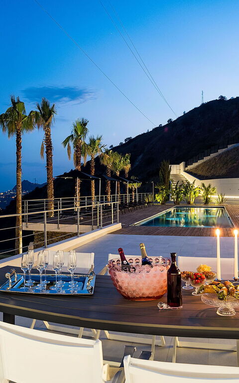 Villa Alexandra: Exteriör, Mat, slå samman, Utomhus, Visningar