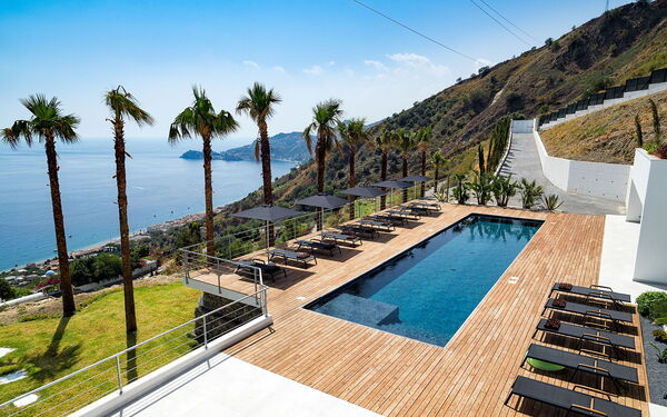 Villa Alexandra: Exteriör, slå samman, Utomhus, Visningar