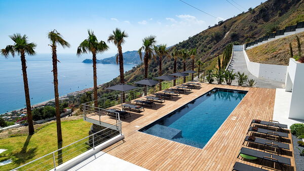 Villa Alexandra: Exteriör, slå samman, Utomhus, Visningar