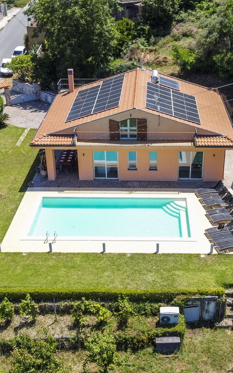 Villa Malu: Exteriör, Utomhus, Visningar