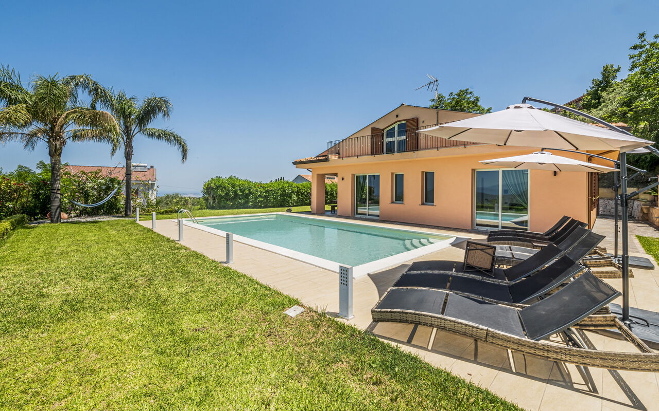 Villa Malu: Exteriör, slå samman, Trädgård, Utomhus