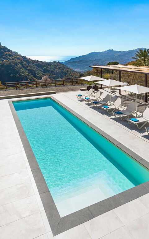 Zagara Bianca: Exteriör, slå samman, Utomhus, Visningar