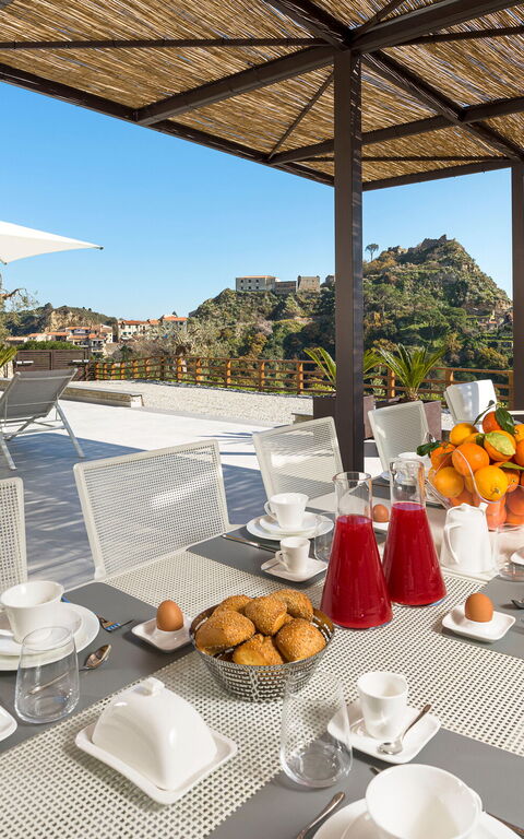 Zagara Bianca: Exteriör, Mat, Utomhus, Visningar