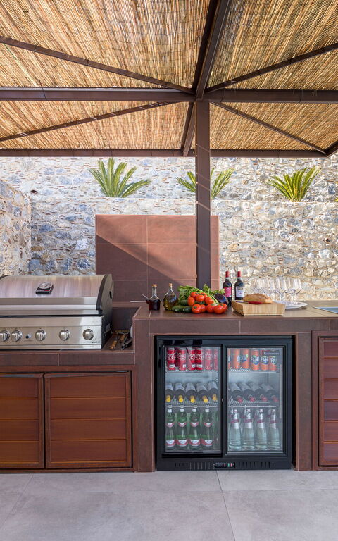 Zagara Bianca: Exteriör, Utomhus