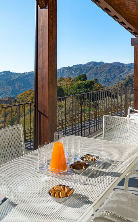 Zagara Bianca: Exteriör, Mat, Utomhus, Visningar