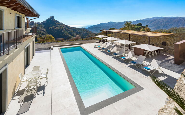 Zagara Bianca: Exteriör, slå samman, Utomhus, Visningar