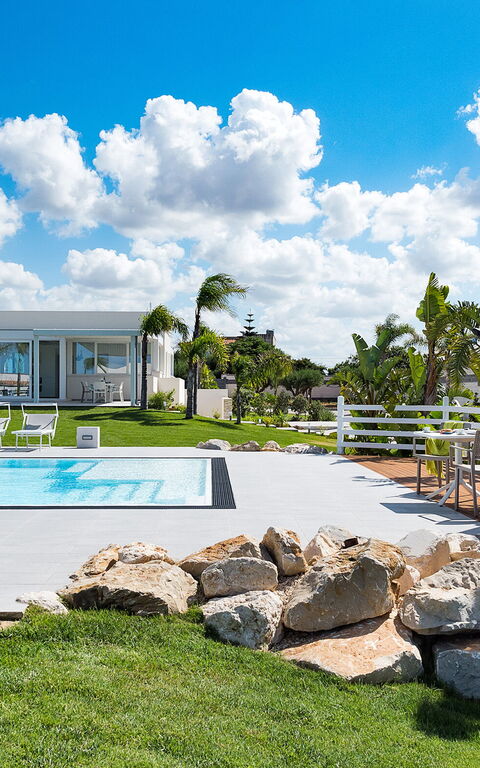 Diantha: Exteriör, slå samman, Trädgård, Utomhus