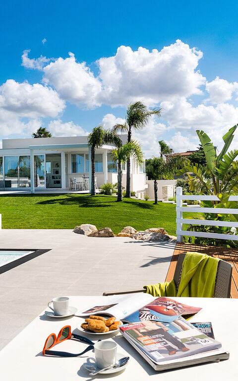 Diantha: Exteriör, slå samman, Trädgård, Utomhus