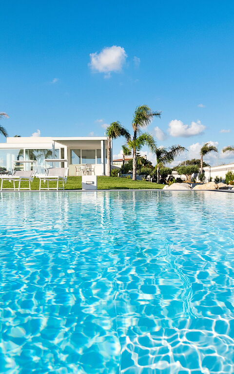 Diantha: Exteriör, slå samman, Utomhus