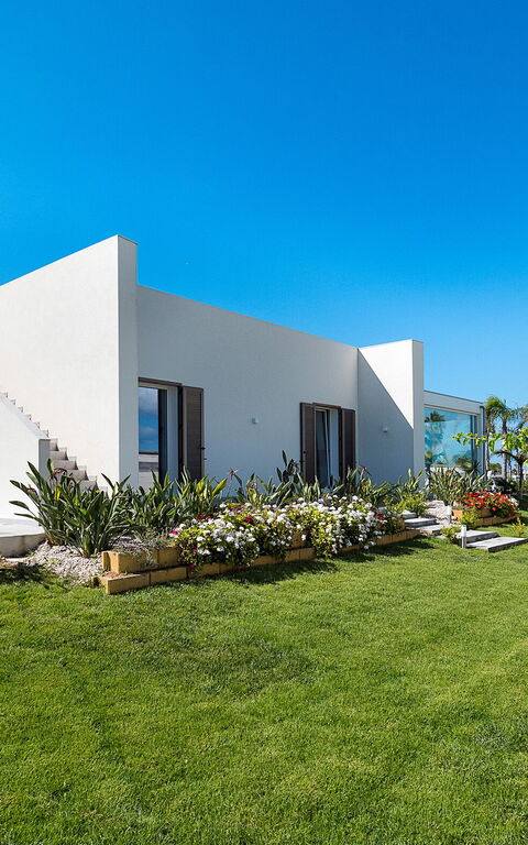 Diantha: Exteriör, Trädgård, Utomhus