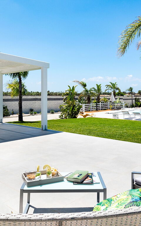 Diantha: Balkong / terrass / uteplats, Exteriör, Trädgård, Utomhus