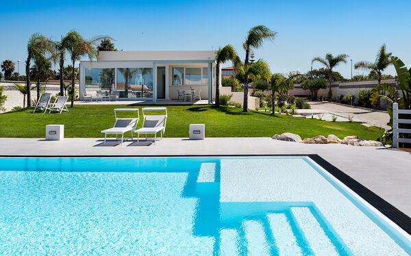 Diantha: Exteriör, slå samman, Trädgård, Utomhus