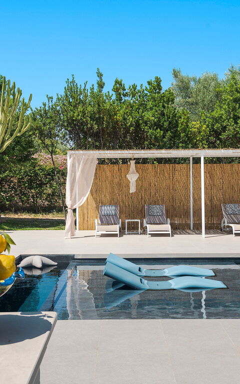 Pigna Blue: Exteriör, slå samman, Utomhus