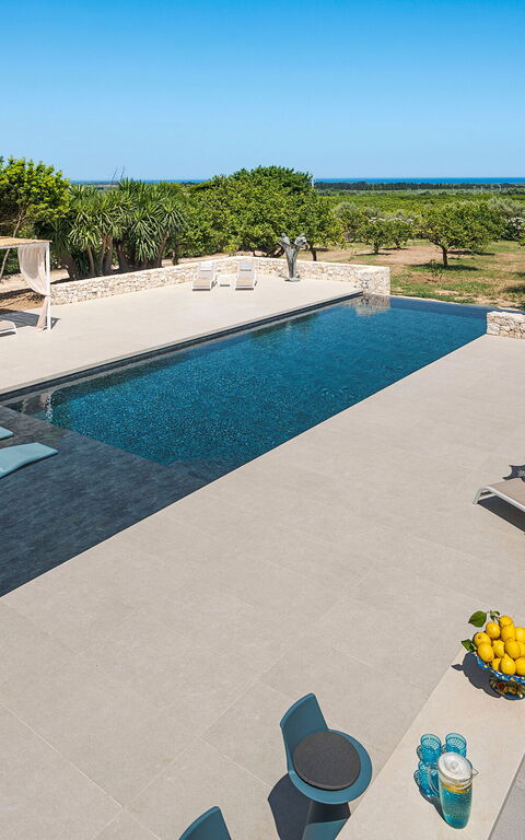 Pigna Blue: Exteriör, slå samman, Utomhus, Visningar