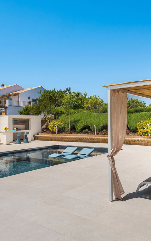 Pigna Blue: Exteriör, slå samman, Utomhus