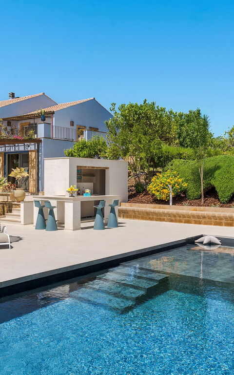 Pigna Blue: Exteriör, slå samman, Utomhus