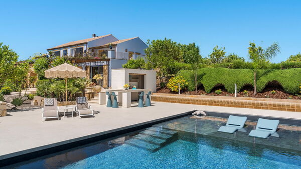 Pigna Blue: Exteriör, slå samman, Utomhus