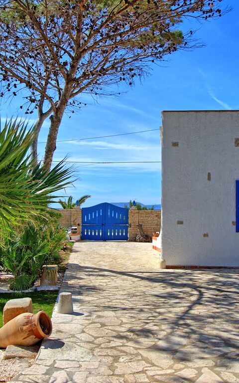 Villa Maraus: Exteriör, Utomhus