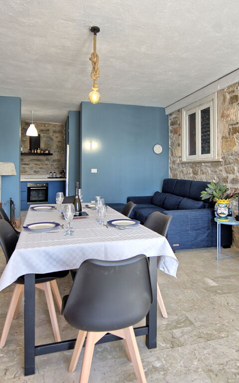 Villa Maraus: Lunchrum, Vardagsrum