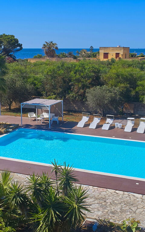 Villa Maraus: Exteriör, slå samman, Utomhus