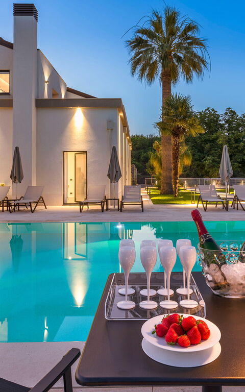 Villa Gianos: Exteriör, slå samman, Utomhus