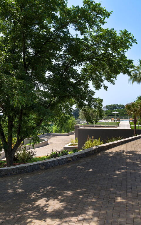 Villa Gianos: Exteriör, Huvudentré, Utomhus