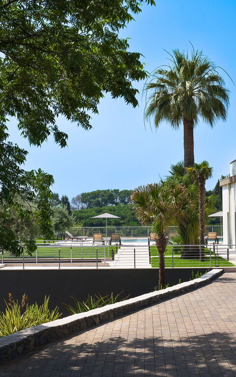 Villa Gianos: Exteriör, Huvudentré, Utomhus