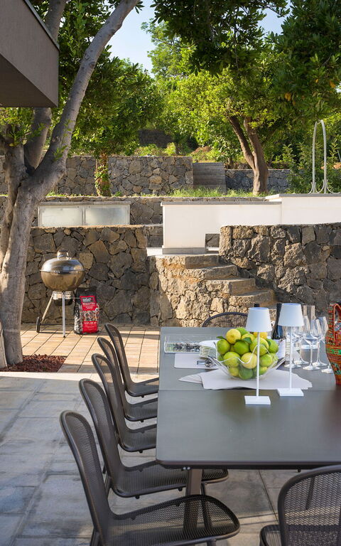 Villa Gianos: Exteriör, Utomhus