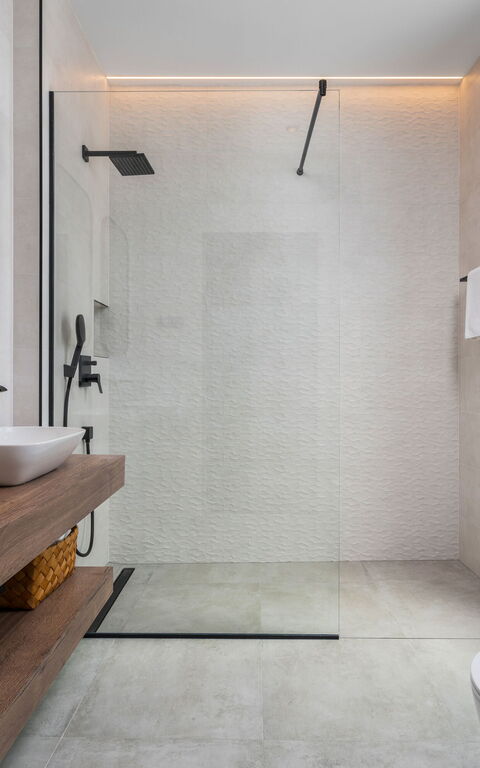 Villa Sea Breeze: Badrum