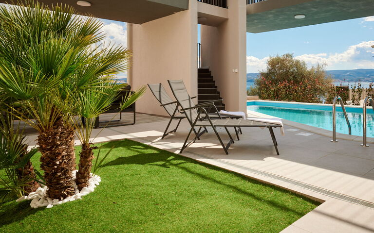 Villa Stella: slå samman, Utomhus, Visningar