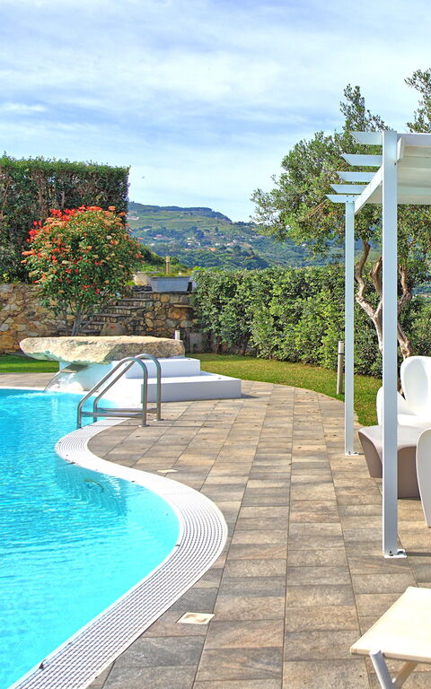 Villa Demetra: Exteriör, slå samman, Utomhus