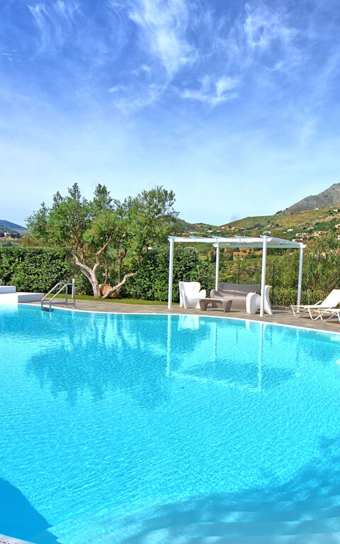 Villa Demetra: Exteriör, slå samman, Utomhus