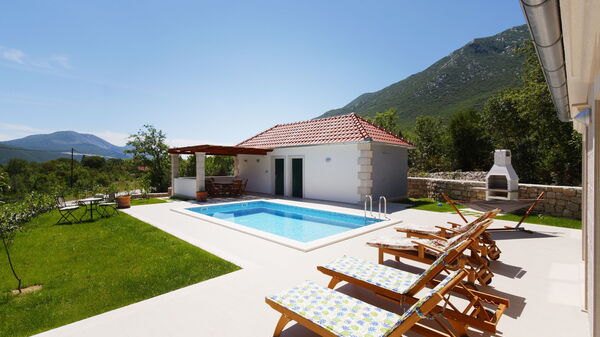 Villa Zupa: Balkong / terrass / uteplats, slå samman, Trädgård, Utomhus