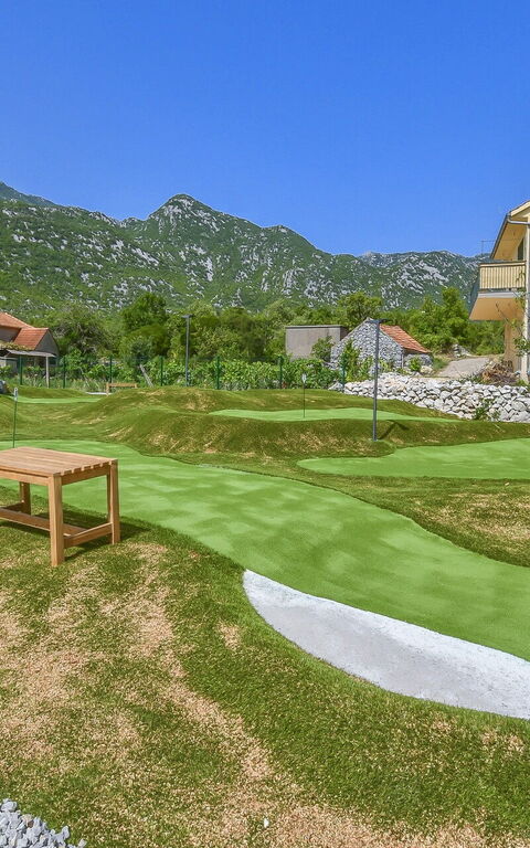 Villa Roglic: Aktiviteter, Exteriör, Trädgård, Visningar