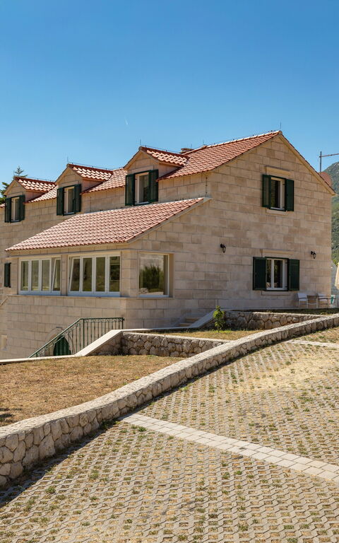 Villa Roglic: Exteriör, Trädgård