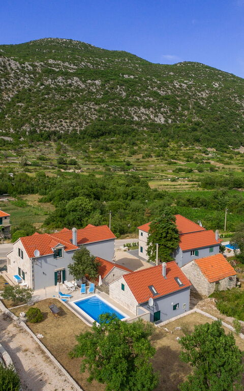 Villa Roglic: Exteriör, slå samman, Trädgård