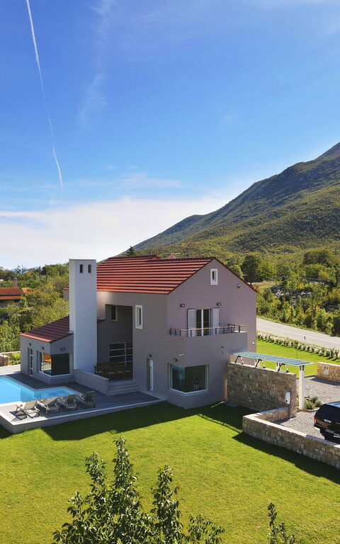 Villa Jure: Exteriör, Trädgård