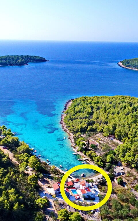 Villa Emerald: Exteriör, Visningar