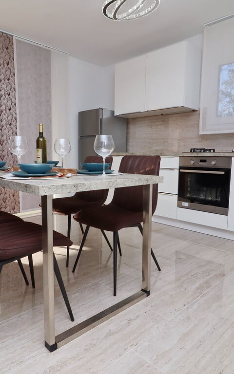 Villa Emerald: Balkong / terrass / uteplats, Kök, Lunchrum