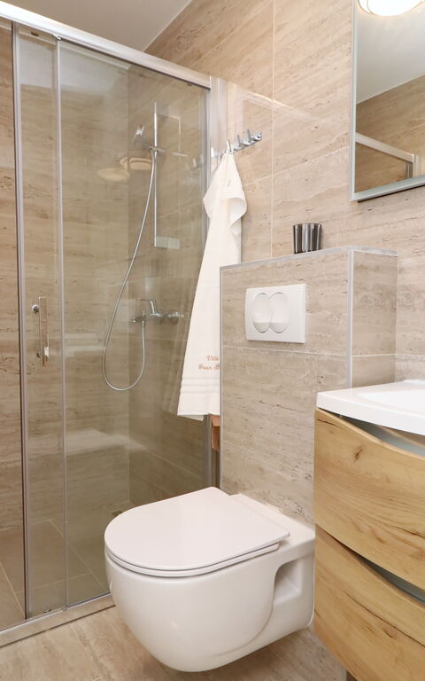 Villa Emerald: Badrum