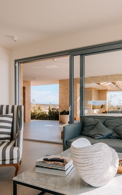 Villa Kelena: Balkong / terrass / uteplats, Vardagsrum