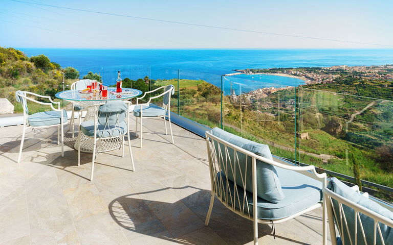 Grand Tour Villa: Balkong / terrass / uteplats, Exteriör, Utomhus, Visningar