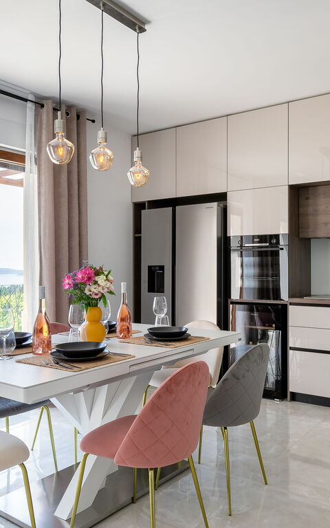 Villa Spectrum: Balkong / terrass / uteplats, Huvudentré, Kök, Lunchrum