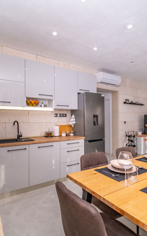 Villa Diana: Kök, Lunchrum