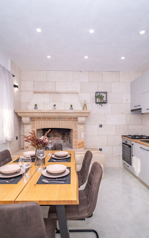 Villa Diana: Kök, Lunchrum