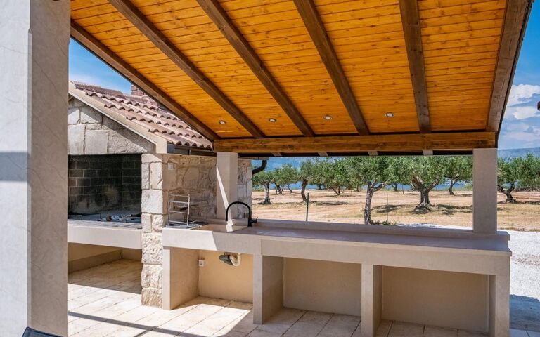 Villa Diana: Kök, Utomhus
